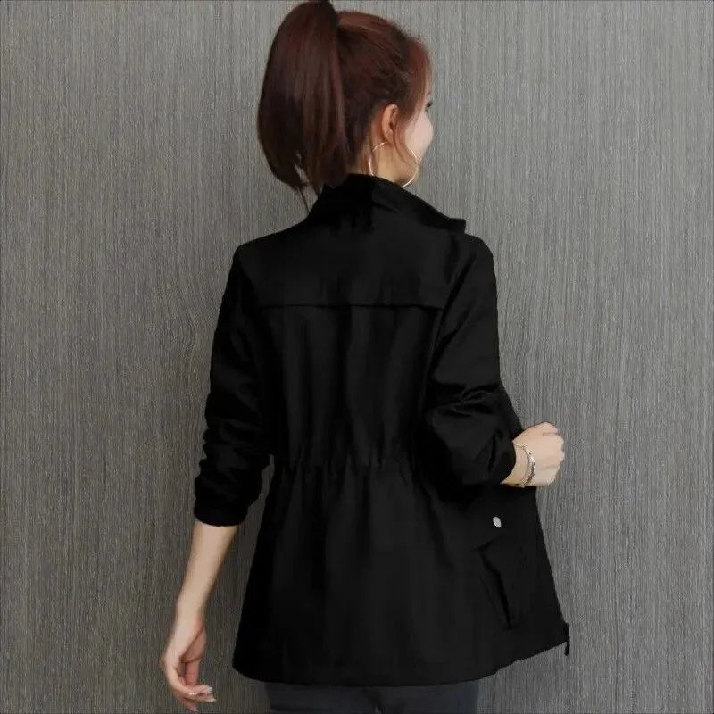 Damen Kurzjacke mit Reißverschluss und Pattentaschen