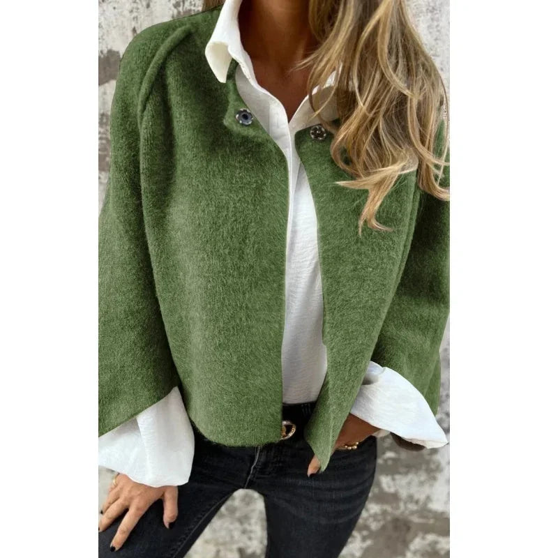 Damen Kurzjacke mit weiten Ärmeln und Knopfdetails