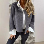 Damen Kurzjacke mit weiten Ärmeln und Knopfdetails