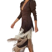 Damen langes Kleid mit V-Ausschnitt und Fransenrock