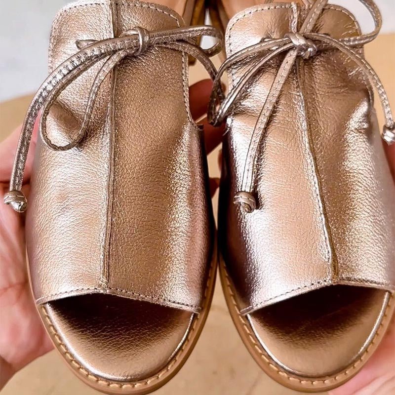 Frieda | Damen Leder Sandalen mit Riemen Metallic Schleife Offen