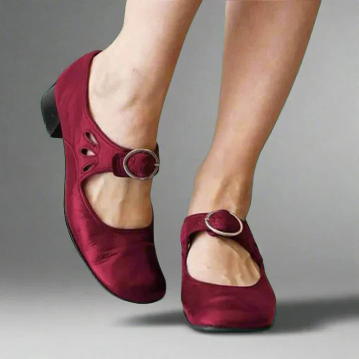 Damen Mary-Jane Schuhe mit Schnallenriemen und Ausschnitten