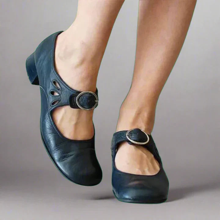 Damen Mary-Jane Schuhe mit Schnallenriemen und Ausschnitten