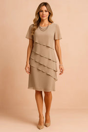 Damen Midikleid mit kurzen Ärmeln, Rundhalsausschnitt und asymmetrischen Lagen