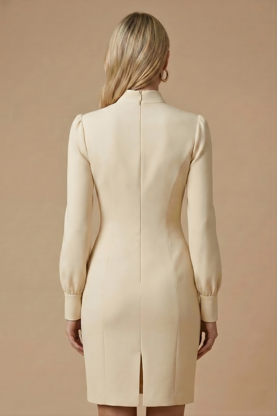 Damen Mini Kleid mit langen Ärmeln, Stehkragen und Ausschnittdetail