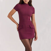 Damen Minikleid mit kurzen Ärmeln, hohem Kragen und Frontnähten