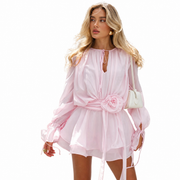 Damen Minikleid mit langen Ärmeln, gerafftem Ausschnitt und Taillenband
