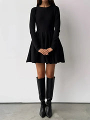 Damen Minikleid mit langen Ärmeln, Rundhalsausschnitt und ausgestelltem Rock