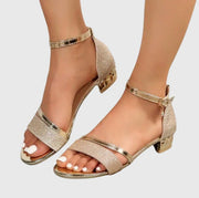 Damen Offene Wedge-Sandalen mit Knöchelriemen und Metallischen Details