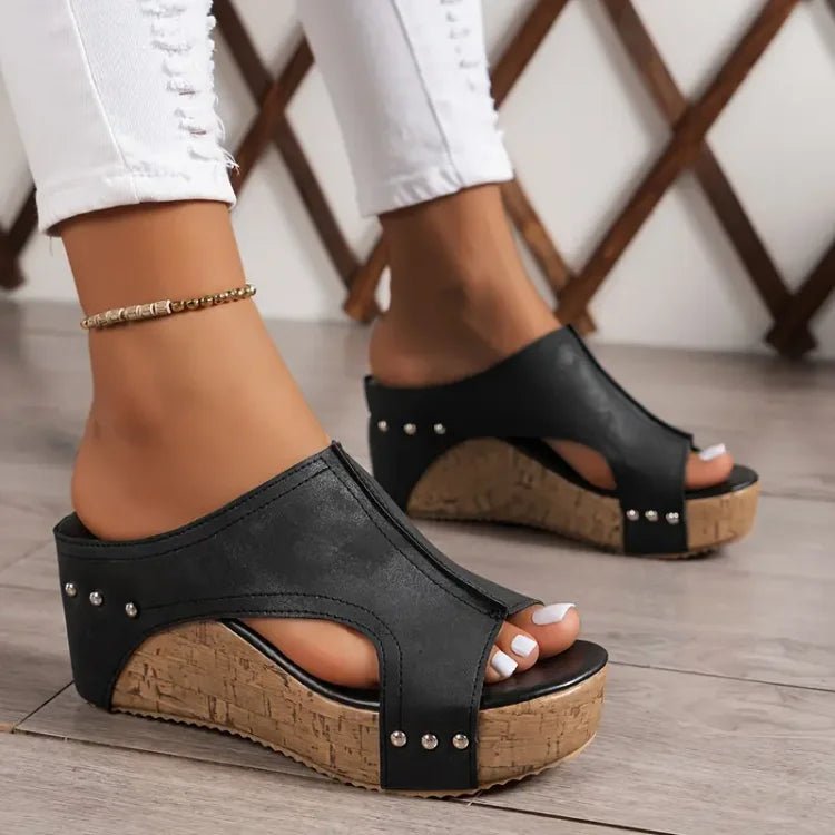 Sophie | Damen Orthopädische Keilabsatz Sandalen mit Nietendetails