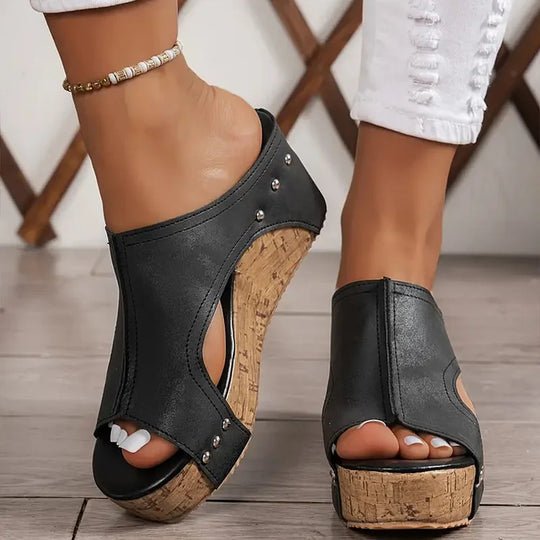 Sophie | Damen Orthopädische Keilabsatz Sandalen mit Nietendetails