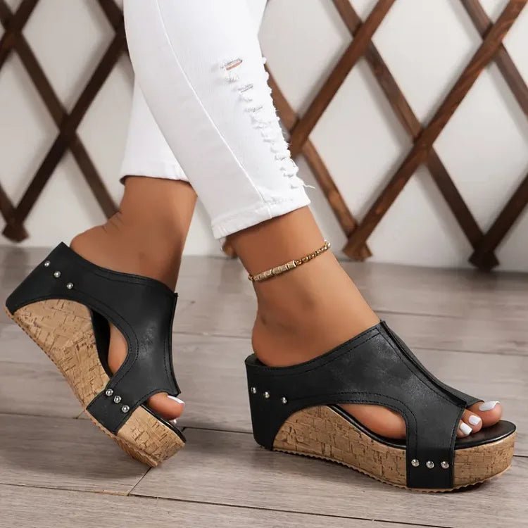 Sophie | Damen Orthopädische Keilabsatz Sandalen mit Nietendetails