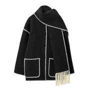 Kurze Damen Jacke mit Schal Fransen und Kontrastnähten
