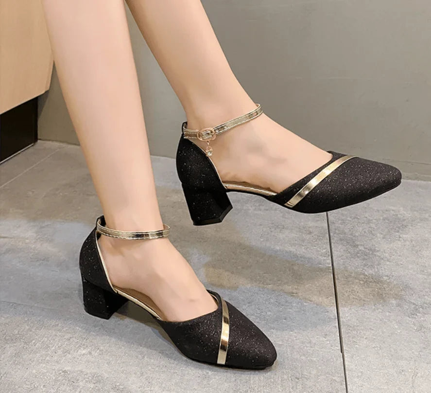 Damen Pumps mit Blockabsatz und Glitzer Detail
