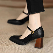 Damen Pumps mit eckiger Spitze und Riemenverschluss