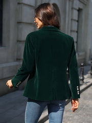 Damen Samtblazer mit Goldknopfdetails und modischem Schnitt