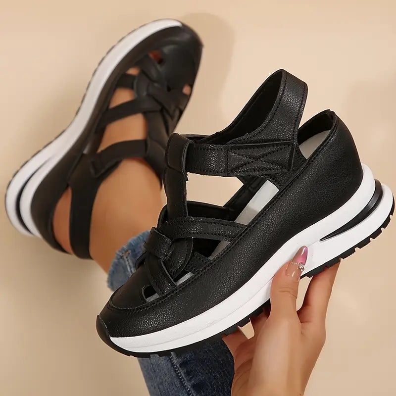 Damen-Sandalen mit Plateau-Sohle und Cut-Out-Design