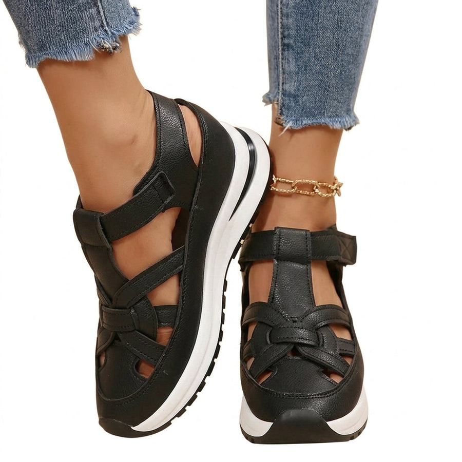 Damen-Sandalen mit Plateau-Sohle und Cut-Out-Design