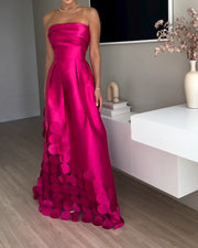 Damen trägerloses Maxikleid mit strukturiertem Oberteil und Applikationen am Saum