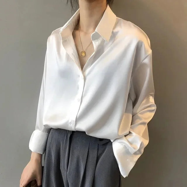 Satinbluse für Damen mit Knopfverschluss und langen Ärmeln