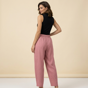 Damenhose mit hohem Bund, weitem Bein, Kordelzug und Seitentaschen