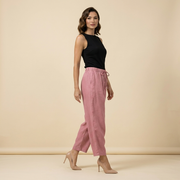 Damenhose mit hohem Bund, weitem Bein, Kordelzug und Seitentaschen
