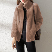 Herbstliche Eleganz - Modische Gesteppte Fleecejacke für Damen