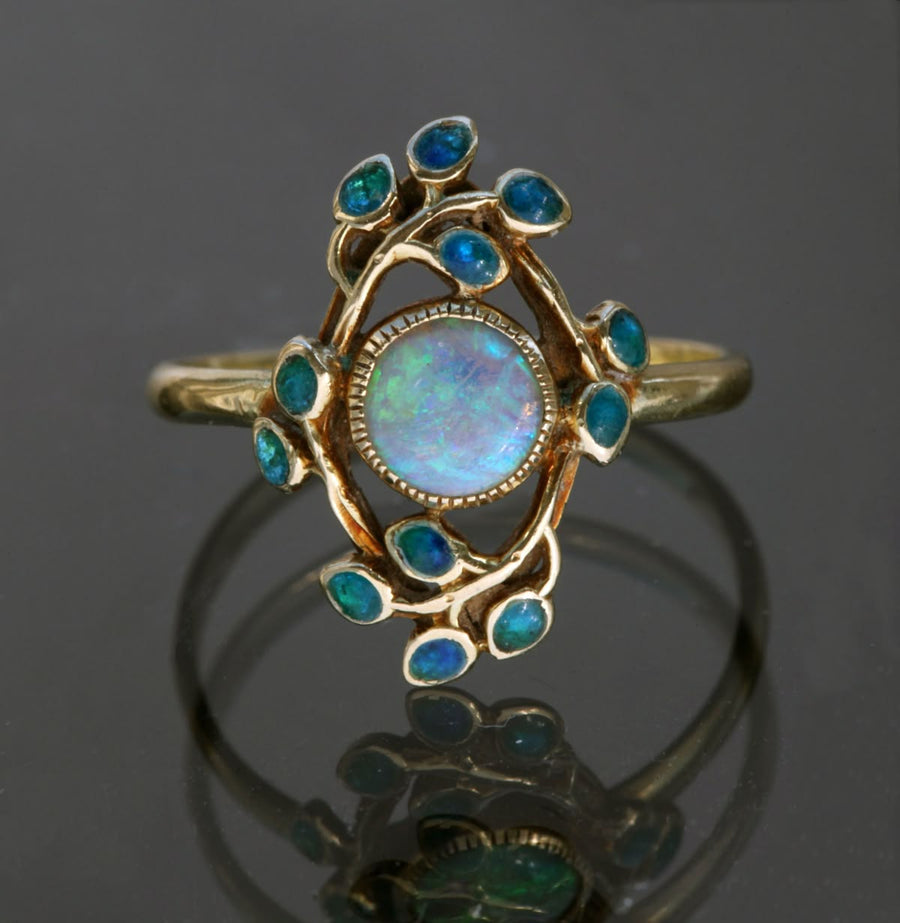 Blauer kristalliner Goldring
