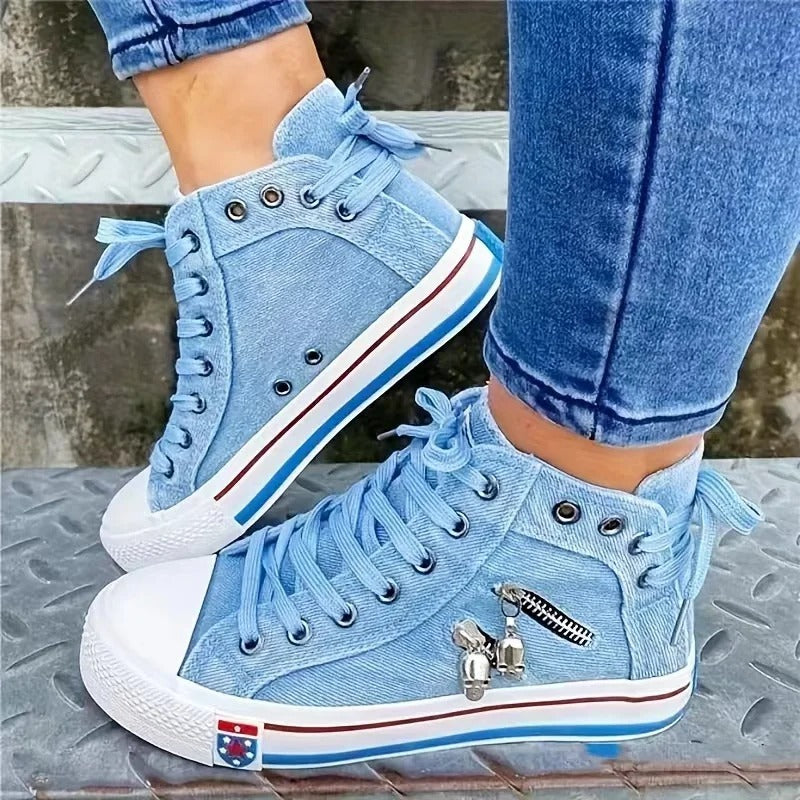 Stylische Herbst-Sneaker für Anna mit Totenkopf-Details und ultimativen Komfort