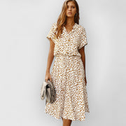April | Schickes Bequemes Kleid