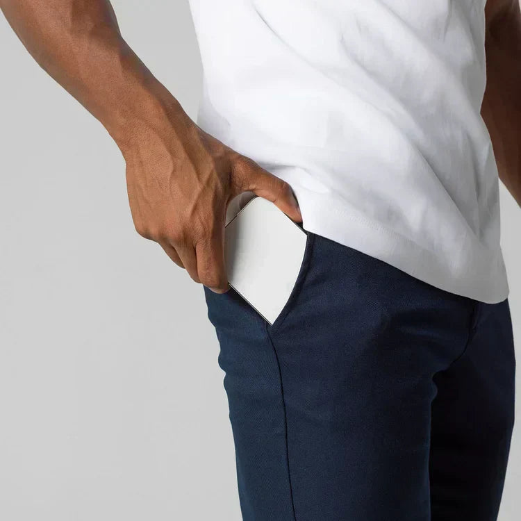 Elina | Klassische Stretch Chino für Herren modern