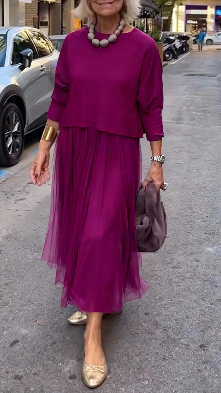 Efrata - Bezauberndes Satin Kleid Mit Strick Pullover