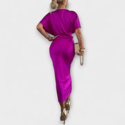 Sable - V-Ausschnitt Maxikleid mit Kreuzknoten und figurbetonter Passform aus hochwertigem Satin