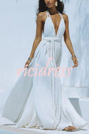 Elegantes Leinenmaxikleid mit tiefem Ausschnitt