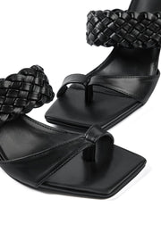 Elegante Sandaletten mit geflochtenem Riemen