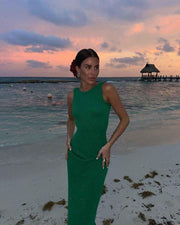 Elara – Schimmerndes Maxikleid mit figurbetonter Silhouette