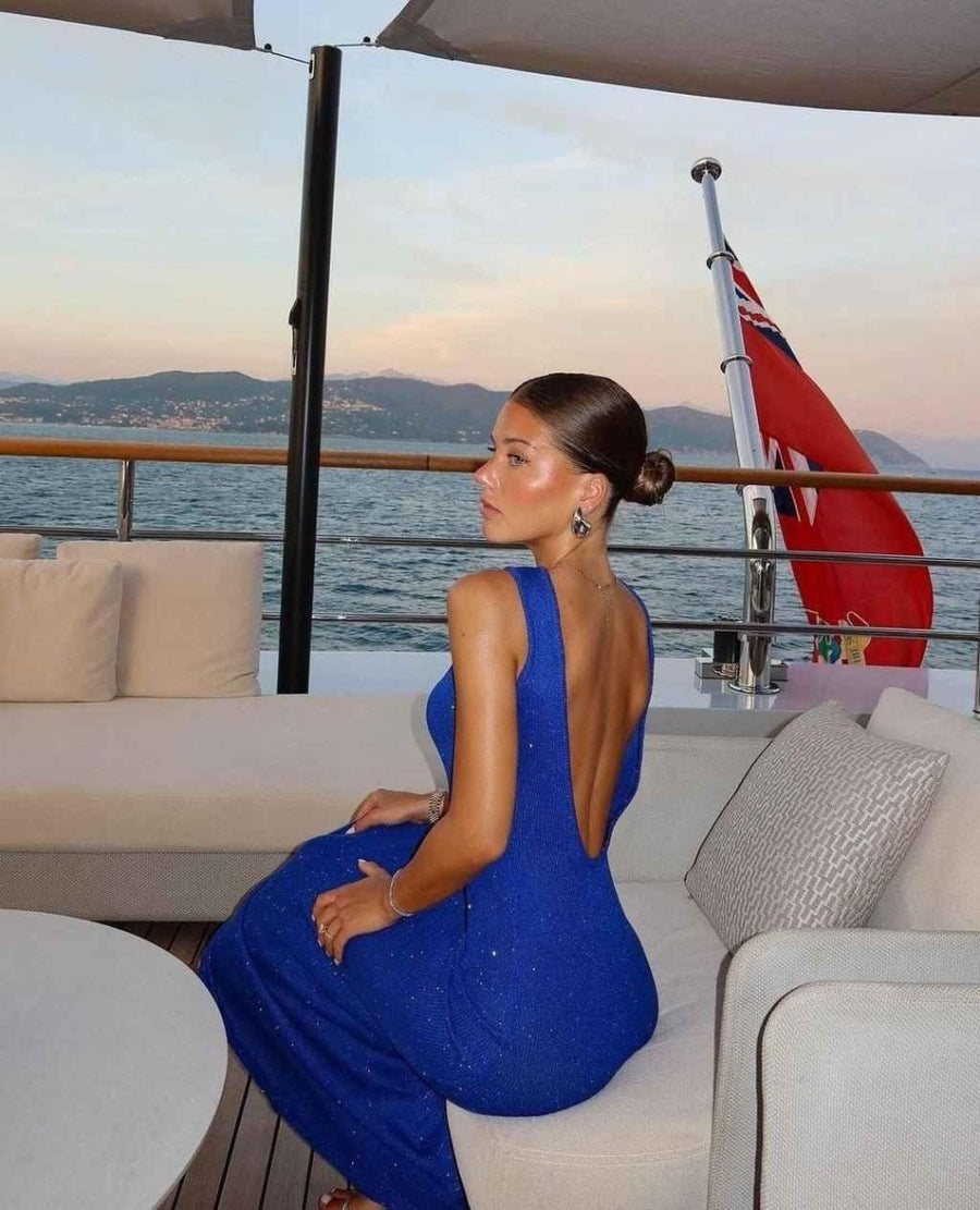 Elara – Schimmerndes Maxikleid mit figurbetonter Silhouette