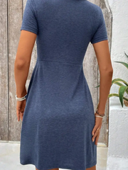 Sofia | V-Ausschnitt Kleid Kurzarm Gedreht Stil