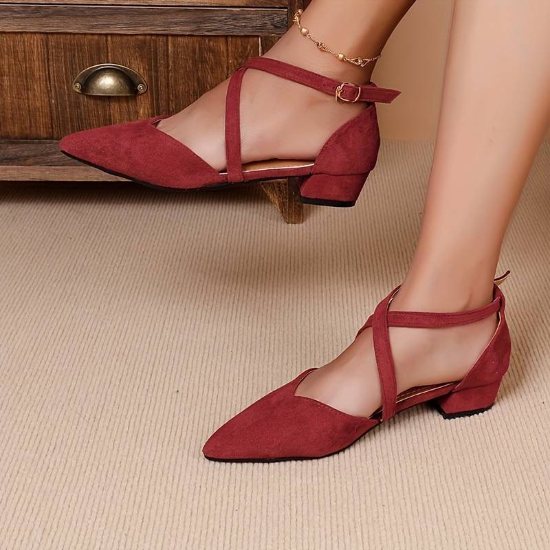 Heidi-Mode | Modische Flache Sandalen mit Spitzer Spitze
