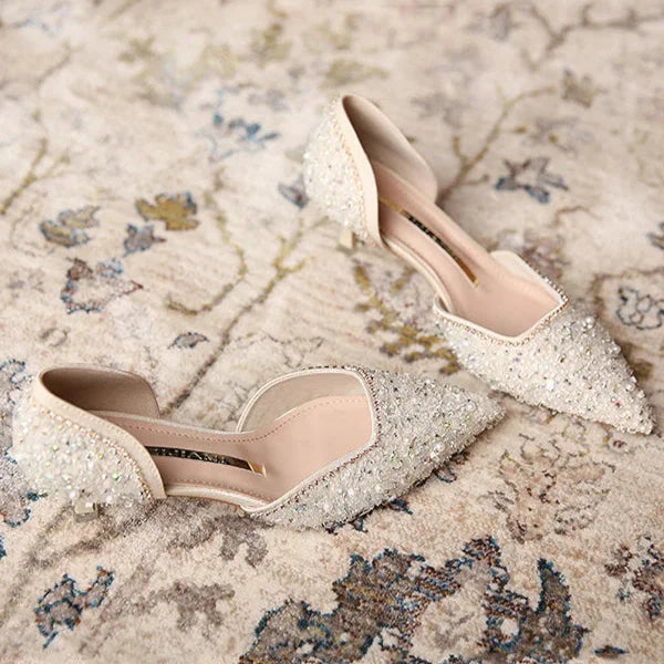 Heidi-Mode | Stilvolle Schuhe mit Spitzer Zehe und Mittlerem Absatz mit Glitzeroberfläche