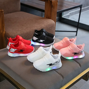 Bequeme Kleinkinderschuhe mit LED-Beleuchtung - GlowSteps