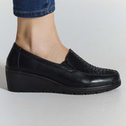 Roose | Elegante Keil-Mokassins mit strukturiertem Detail