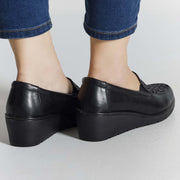 Roose | Elegante Keil-Mokassins mit strukturiertem Detail