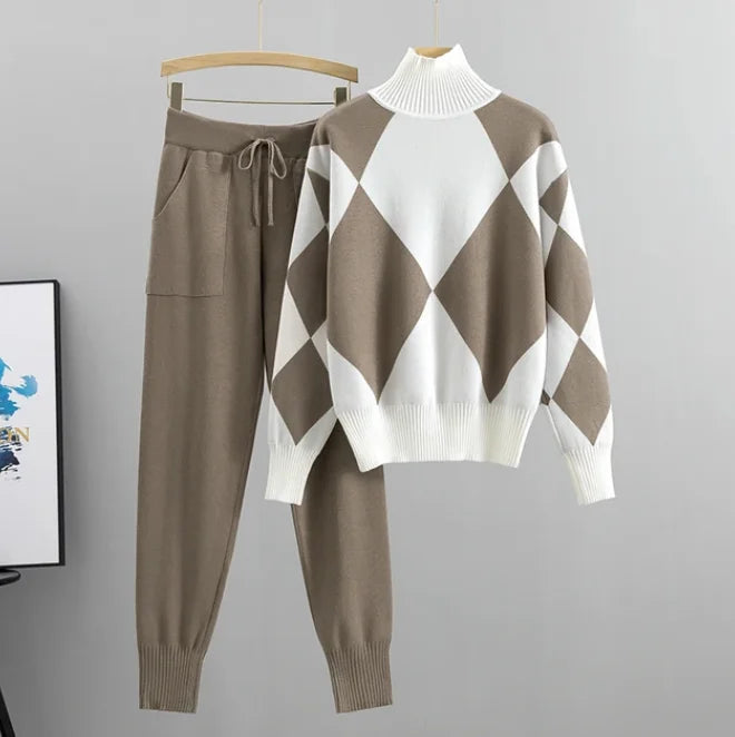 Geometrisches Damen-Set mit Pullover und Jogginghose