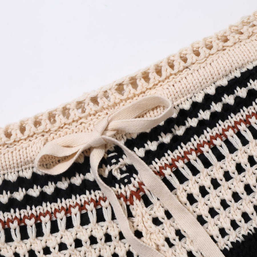 Gestreifte Herren-Shorts mit Lochmuster und Kordelzug