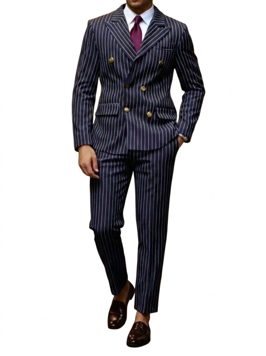 Herren-Anzug mit Nadelstreifen, zweireihiger Knopfleiste und steigendem Revers