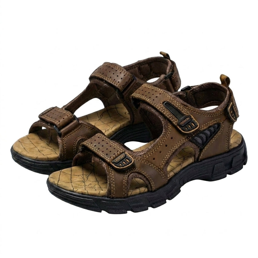 Herren-Sandalen mit drei verstellbaren Klettverschlussriemen und profilierter Laufsohle