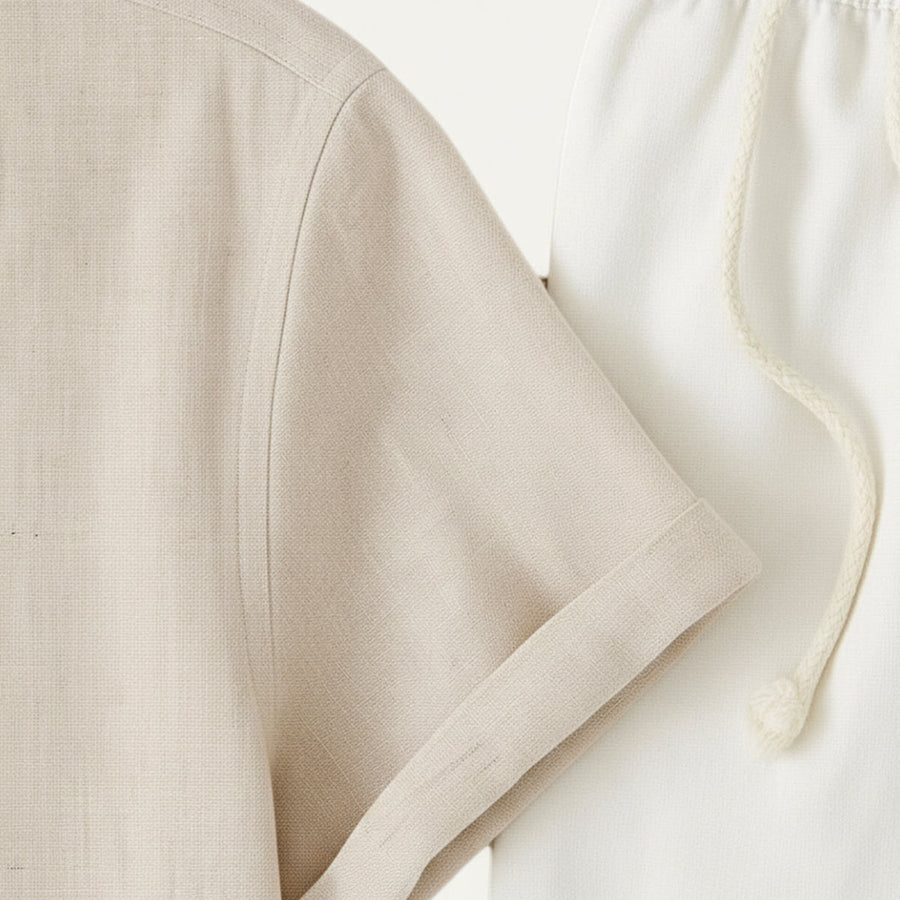 Herren-Set aus Kurzarmhemd mit Reverskragen und Hose mit Kordelzug