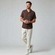 Herren-Set aus Kurzarmhemd mit Reverskragen und Hose mit Kordelzug