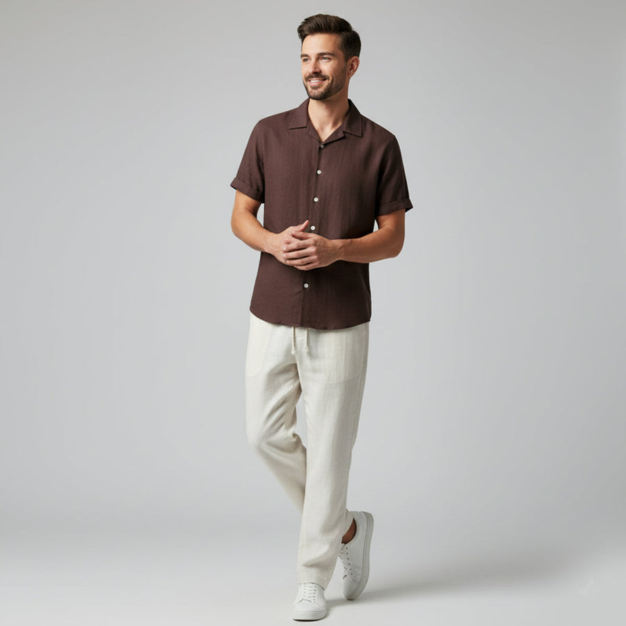 Herren-Set aus Kurzarmhemd mit Reverskragen und Hose mit Kordelzug